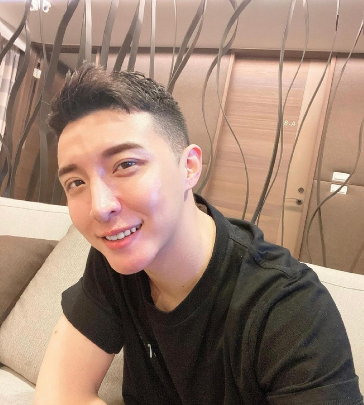 王子的第一张照片--九龙认干亲服务网