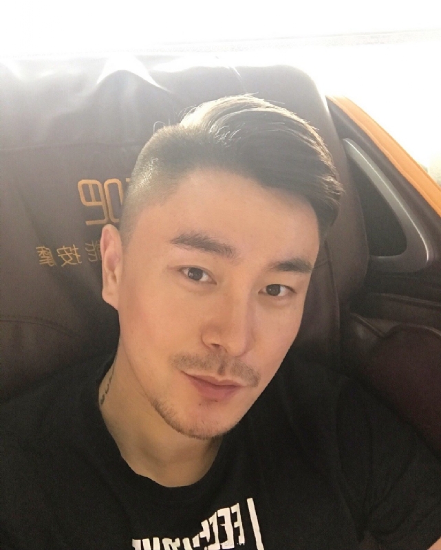 郑Sir的第二张照片--九龙认干亲服务网